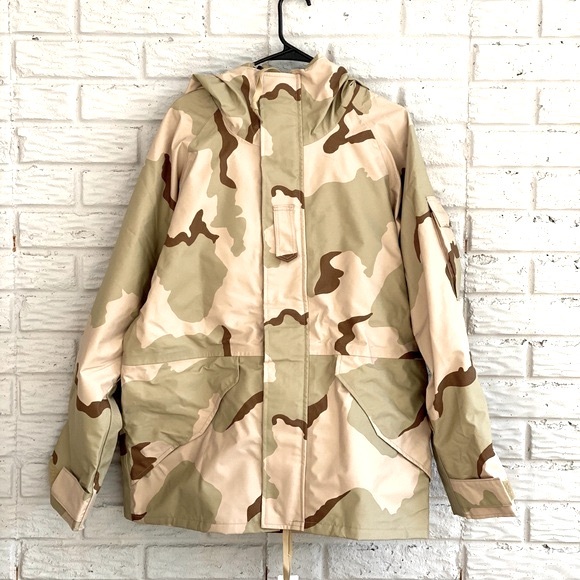 NWT U.S. Military Issue Desert Camouflage Cold Weather ECWCS Parka size Medium - Picture 3 of 16